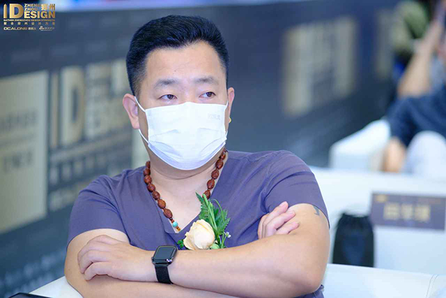 新锐裁判员在比赛中表现优异，未来可期的简单介绍
