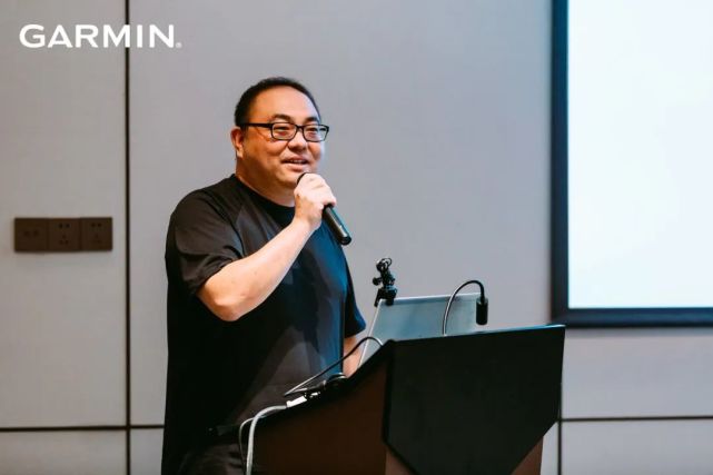 包含探秘幕后：比赛策略和教练指挥的深度揭秘的词条