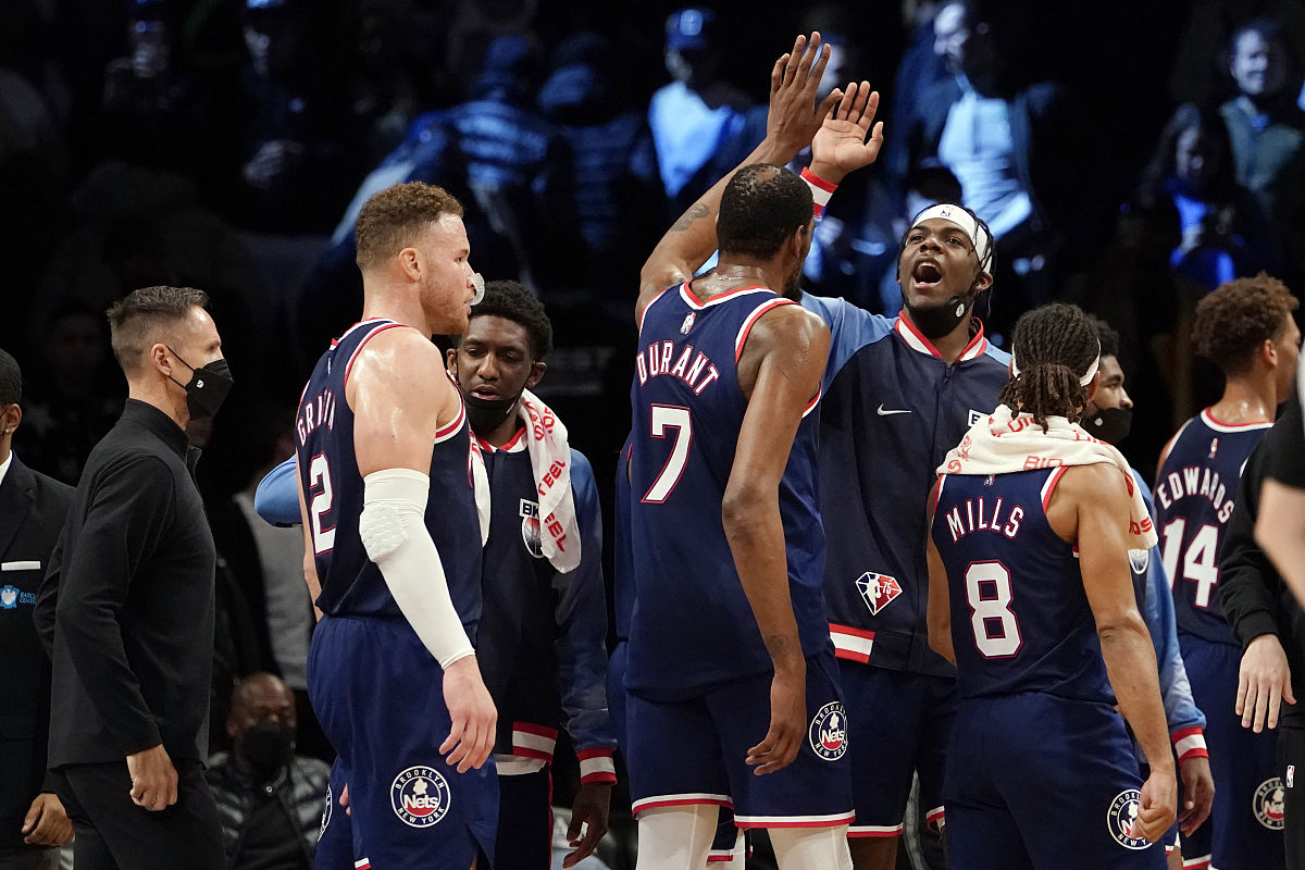 米兰体育正版平台-NBA季后赛第一轮精彩纷呈