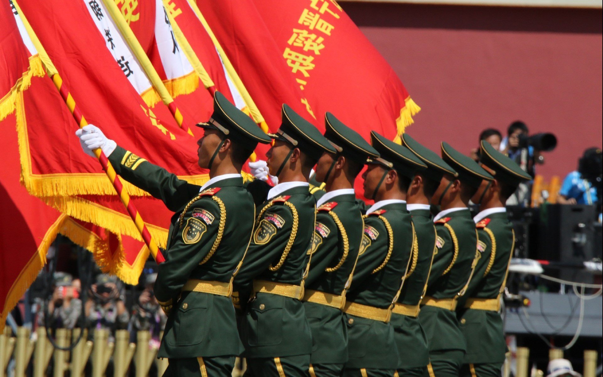 国足对抗训练场面火爆，状态积极，国足最新训练视频