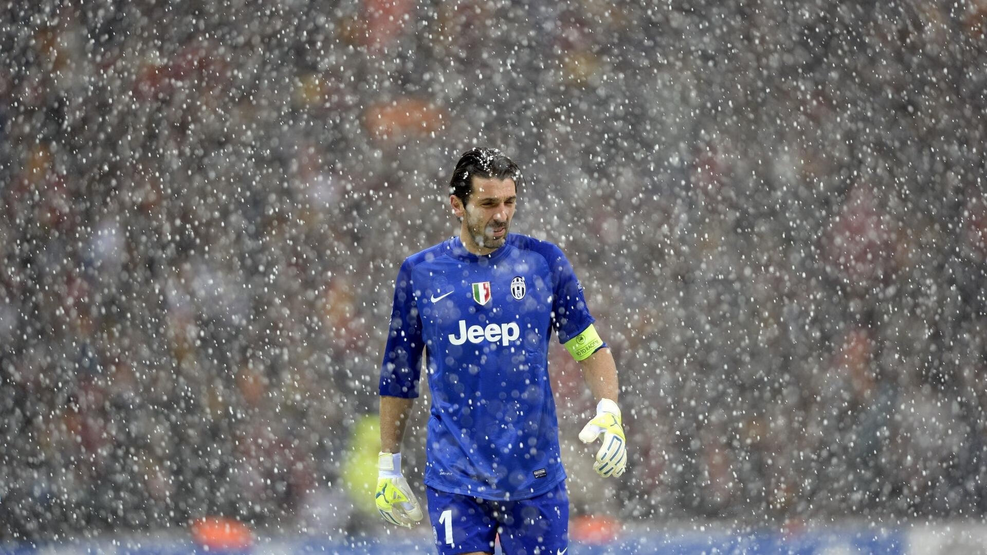 米兰体育app官网-逆境世界杯：跨境球队的精彩“逆袭”故事，跨越逆境